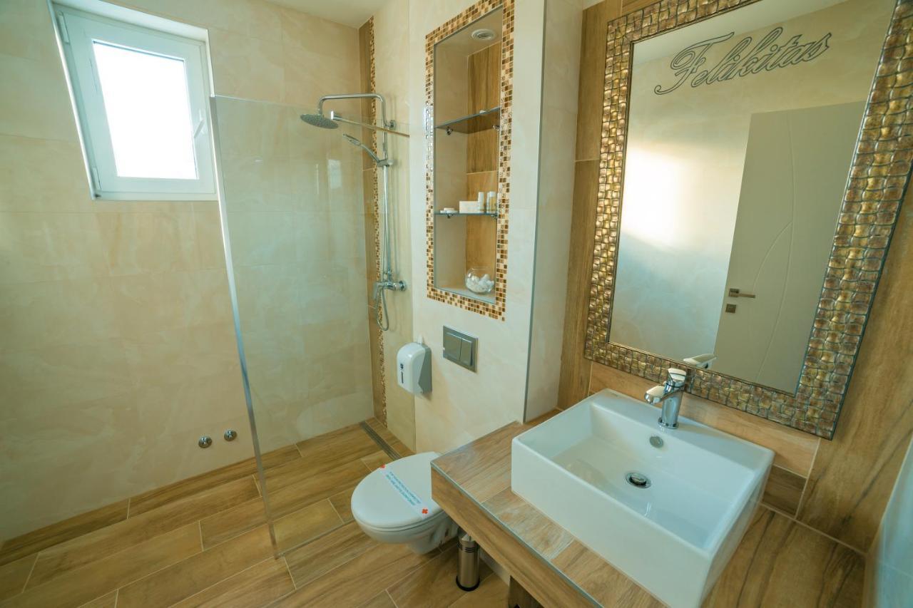 Motel Felikitas Лакташи Екстер'єр фото