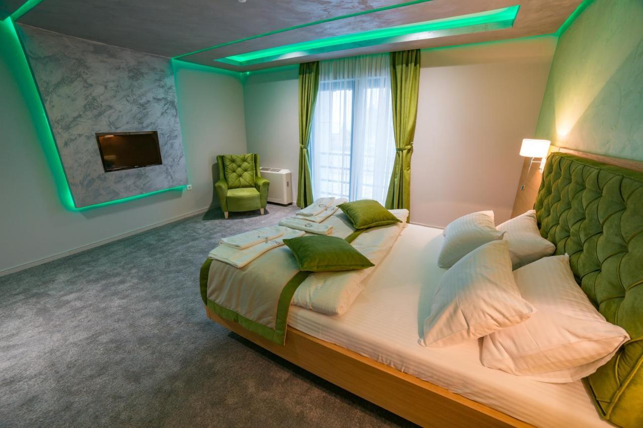 Motel Felikitas Лакташи Екстер'єр фото