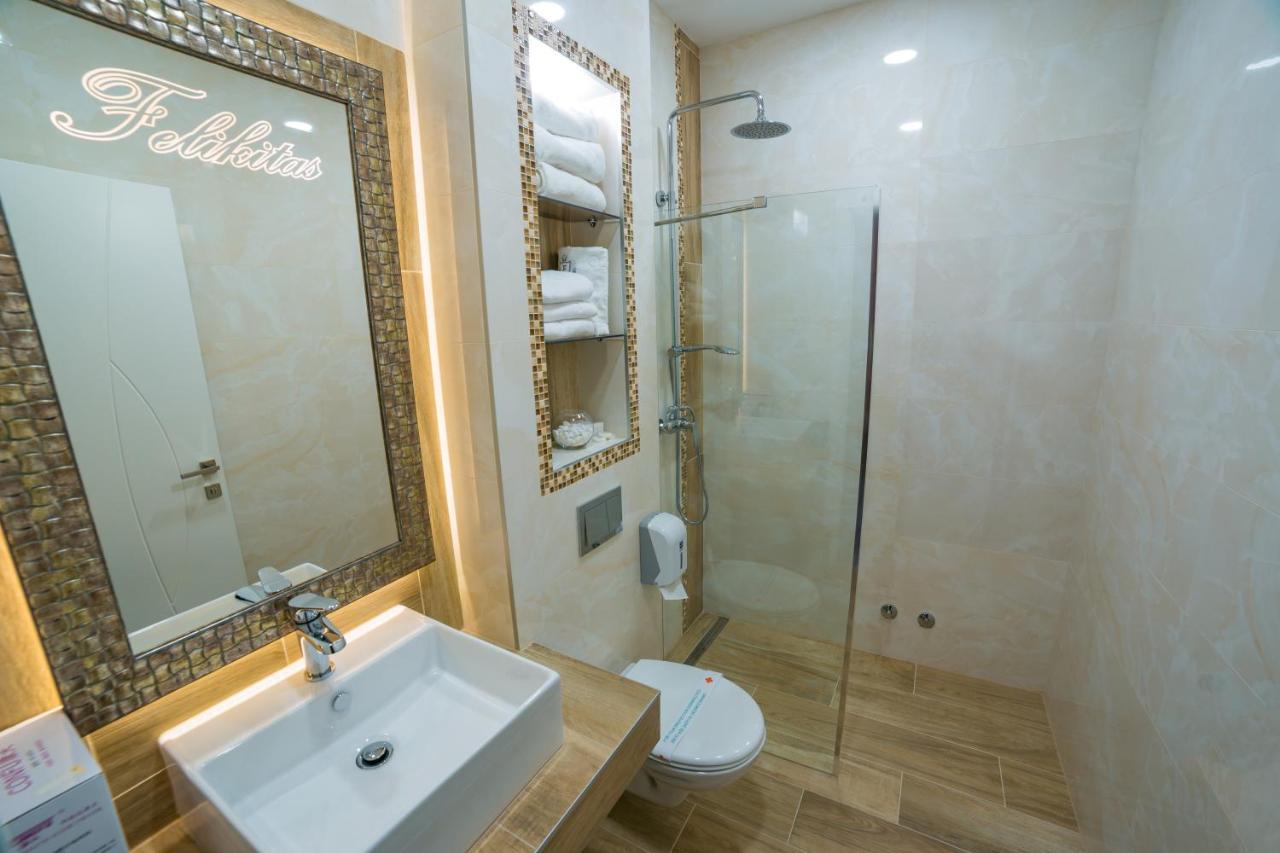 Motel Felikitas Лакташи Екстер'єр фото